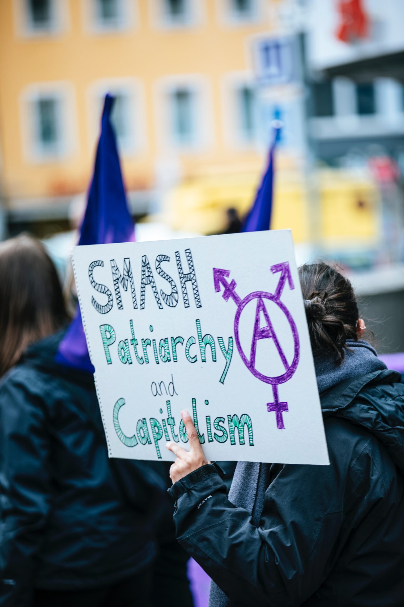Singing to be listened: feminism and intersectionality in French music